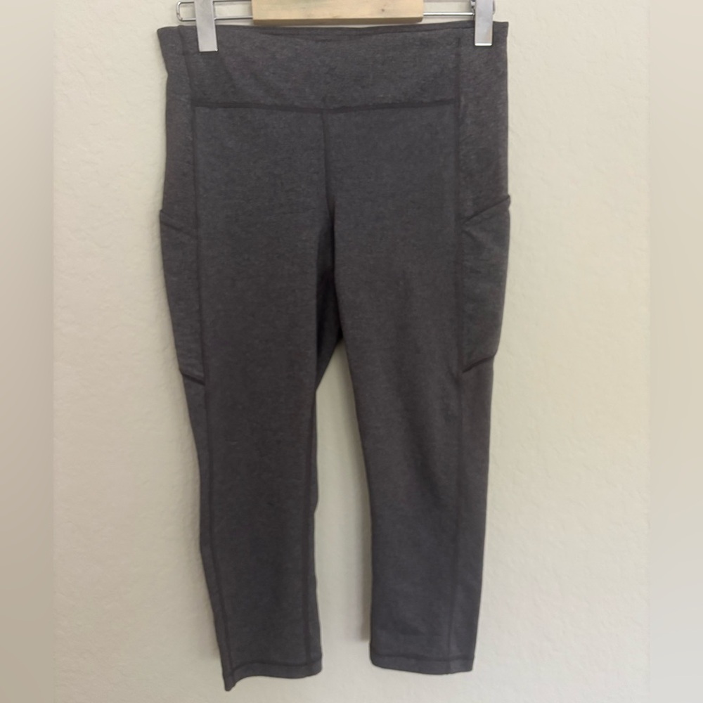 Lululemon Gray Capri Leggings w/Side Pockets 10